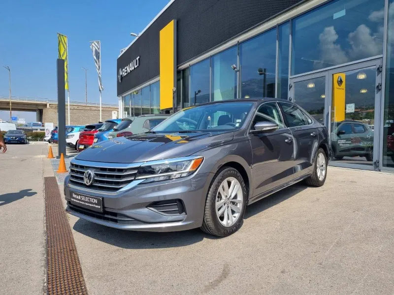 Volkswagen Passat Highline 2.0 Image 1