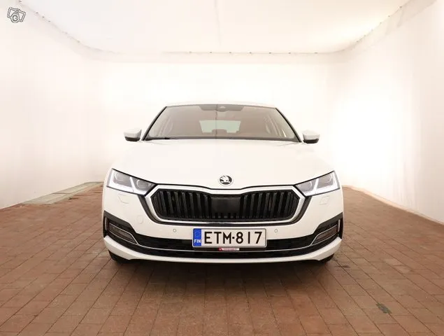 Skoda Octavia 1,5 TSI Style eTEC DSG Autom. - Matrix LED, Pa-lämmitin, ACC, Keyless, Koukku - J. autoturva - Ilmainen kotiintoimitus Image 5