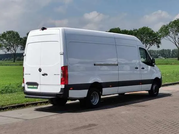 Mercedes-Benz Sprinter 516 CDI Image 3